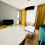 Raspberry Stylish Apartment & Free Underground Parking